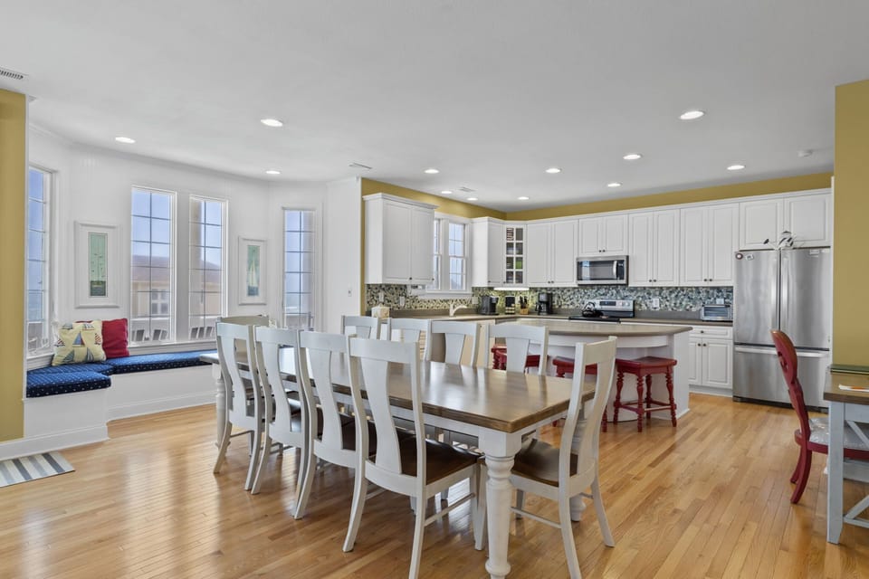 Dining room Table