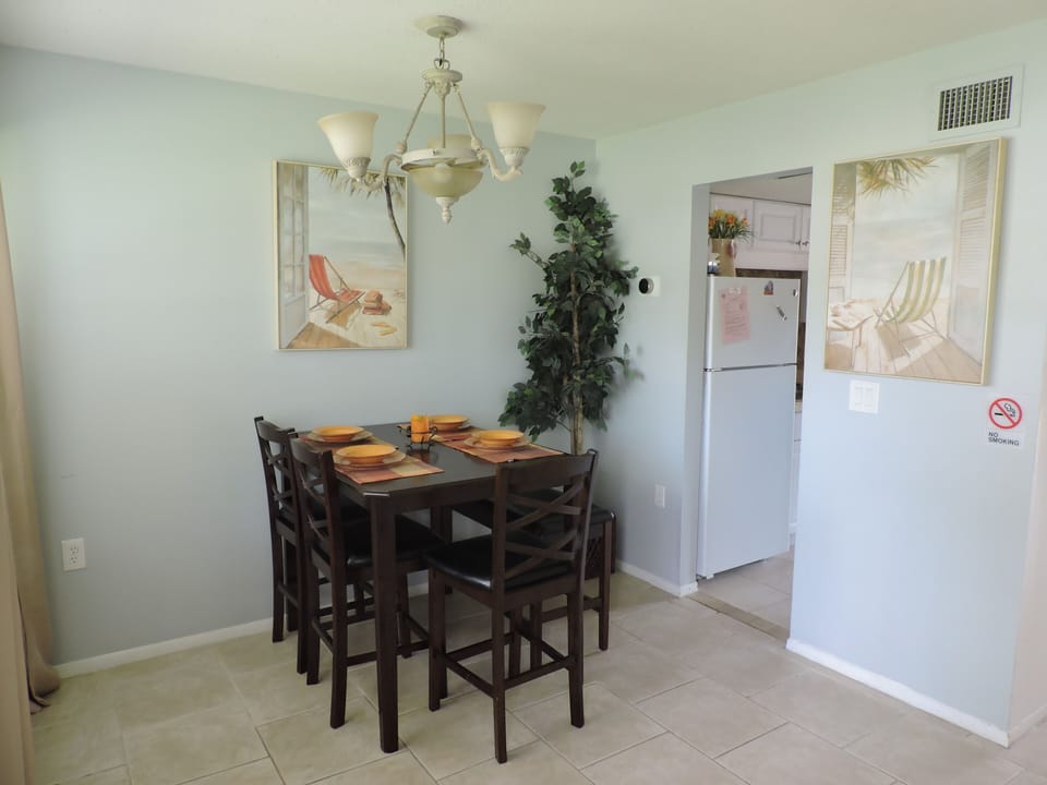 Dining room seats 5