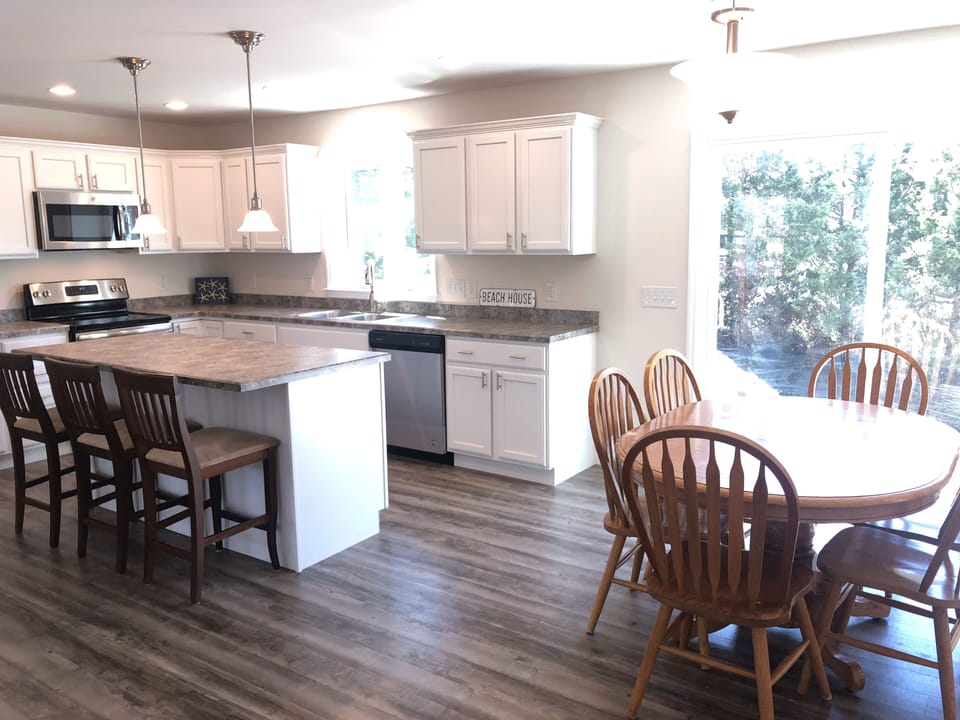 Kitchen table and island seating 