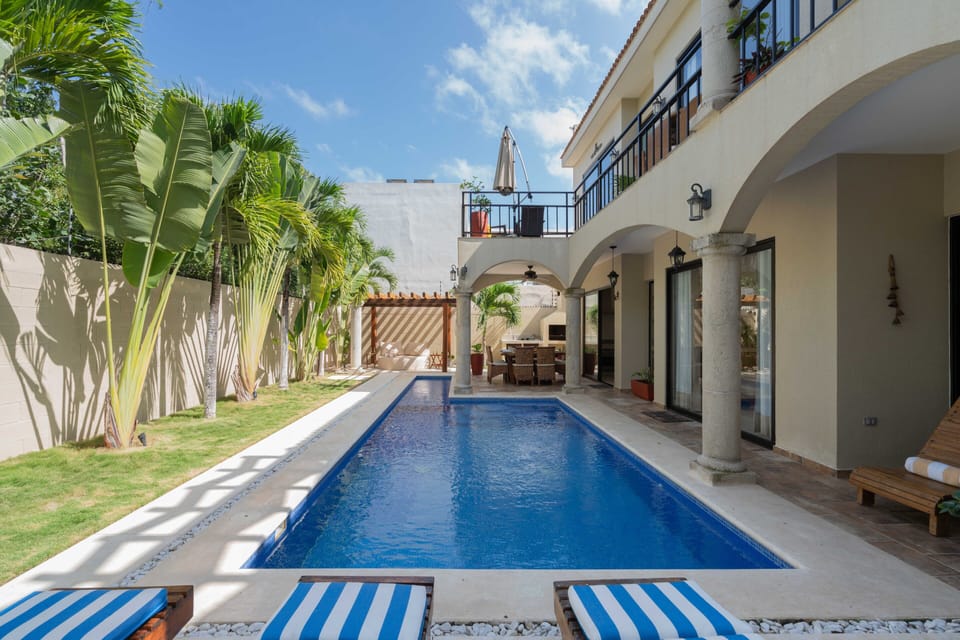 Refreshing Pool to Spend Time with Family and Friends Non-Heated 5-3.5' Deep