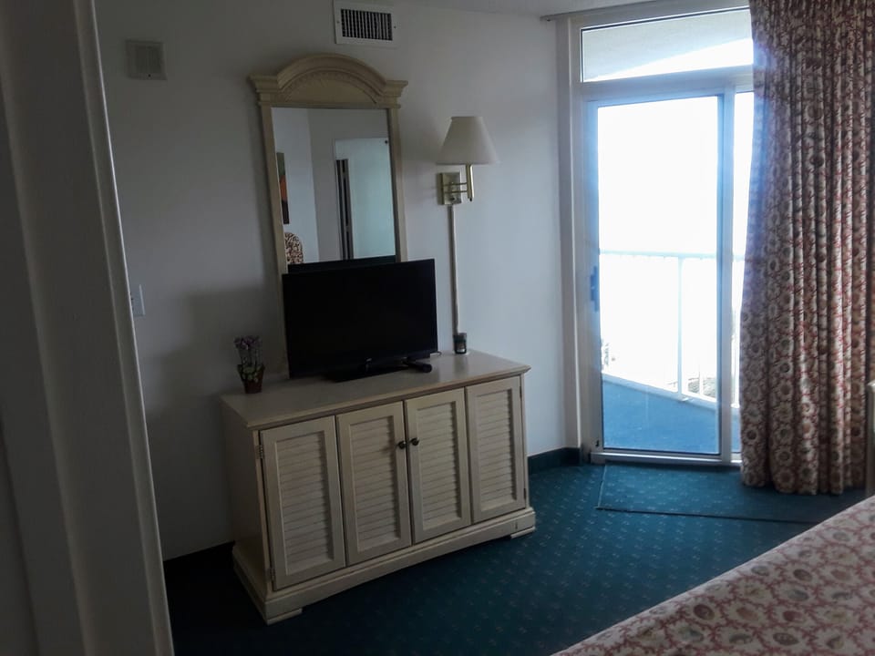 Master Bedroom with access to Balcony