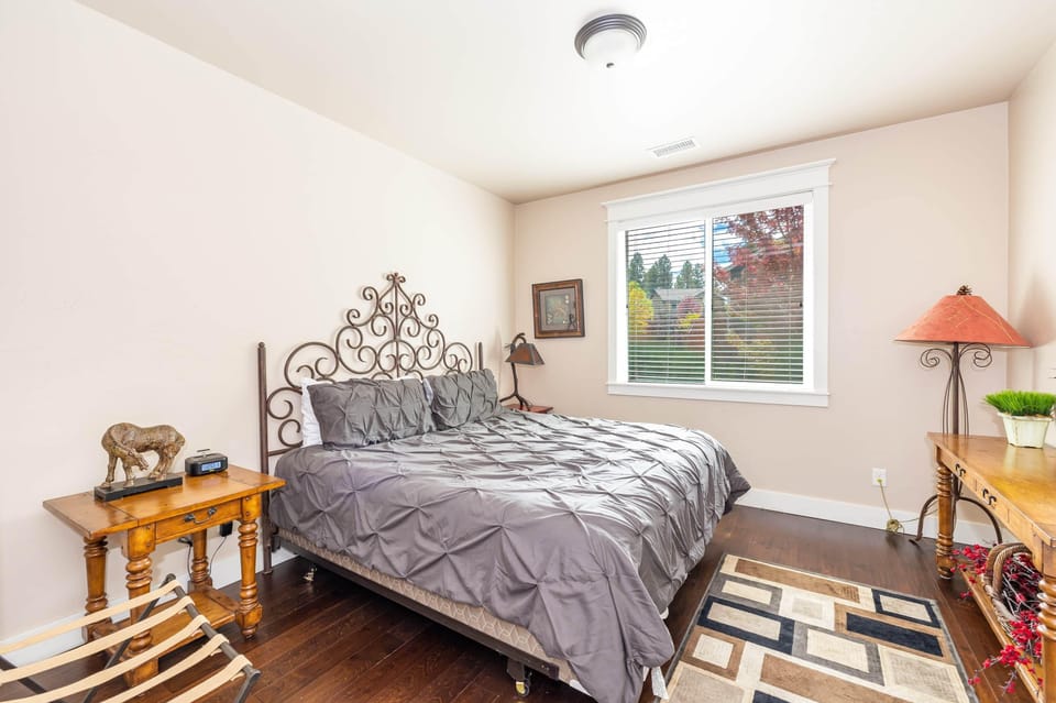 Bedroom #2 - King Bed - Downstairs