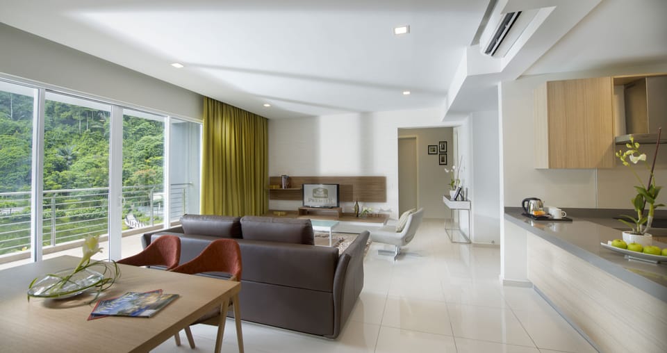 3 Bedroom Lakeview Premier Suite #7