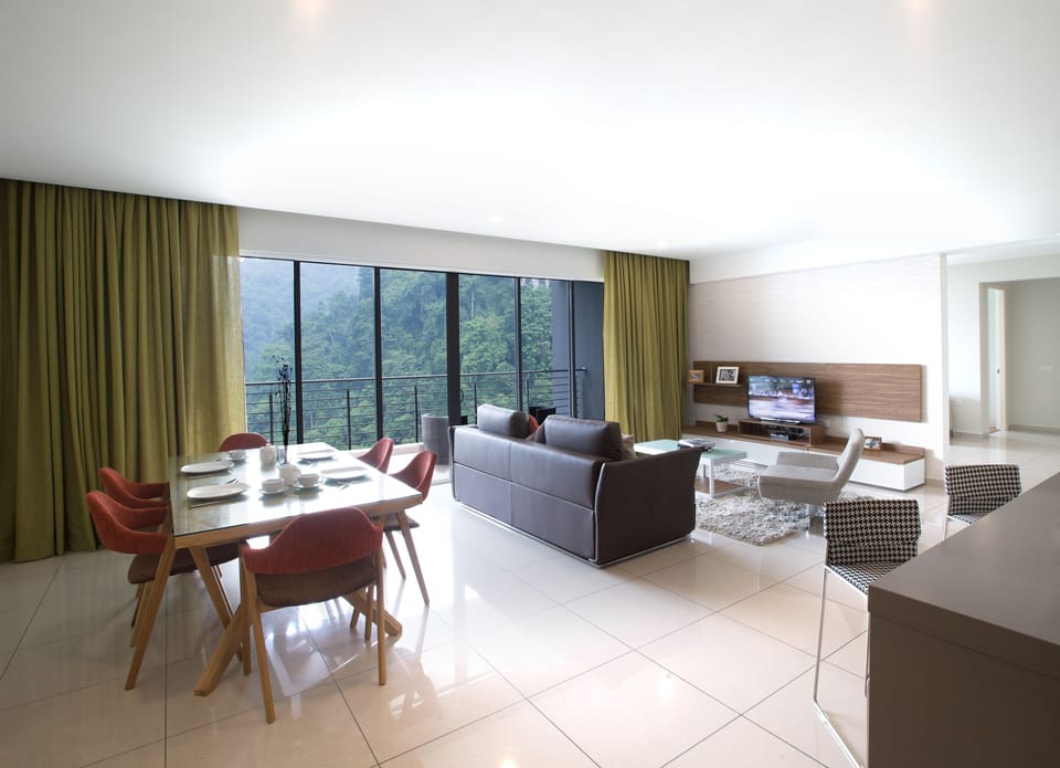 3 Bedroom Lakeview Premier Suite #2