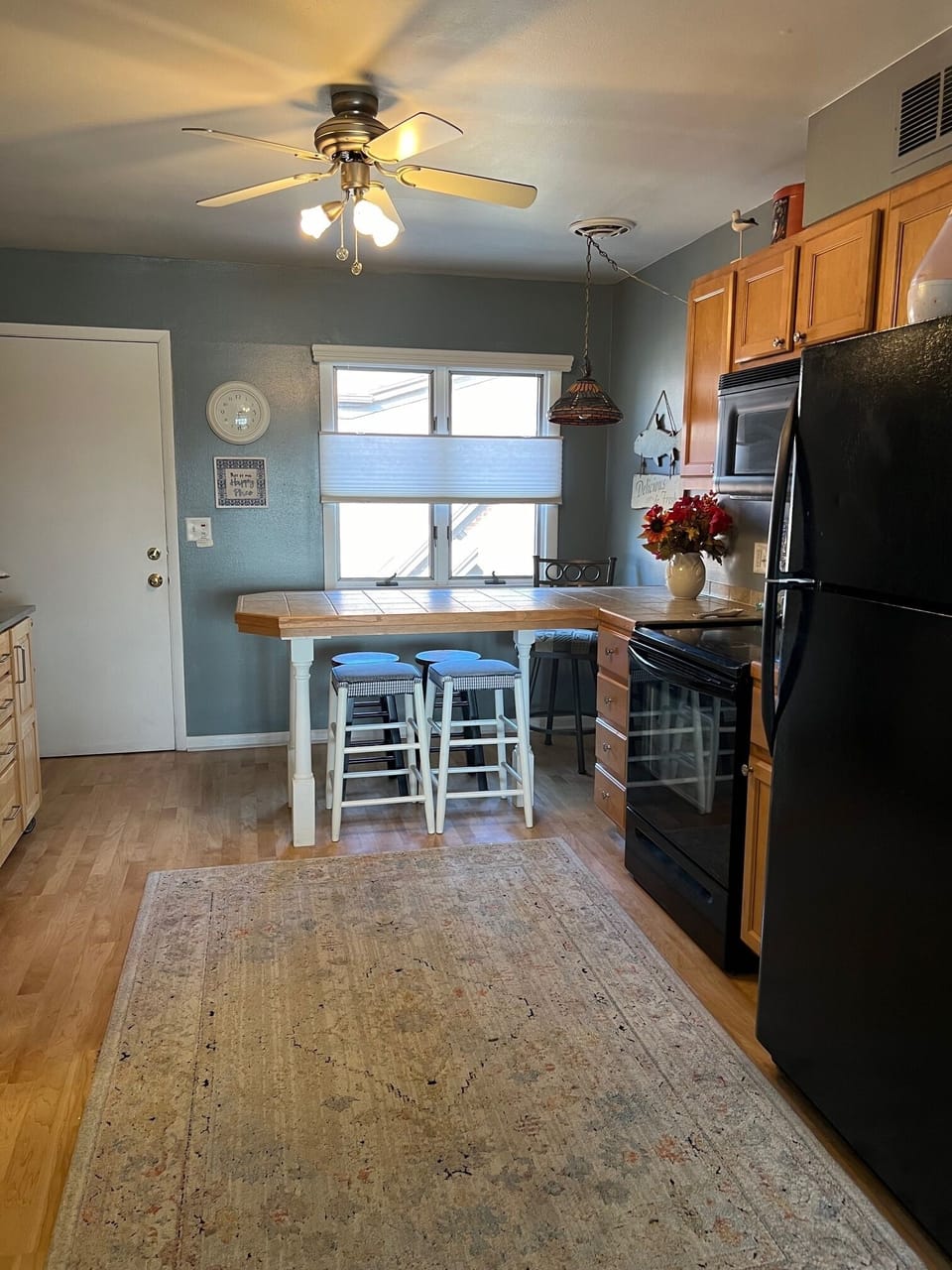 Large eat in kitchen.
