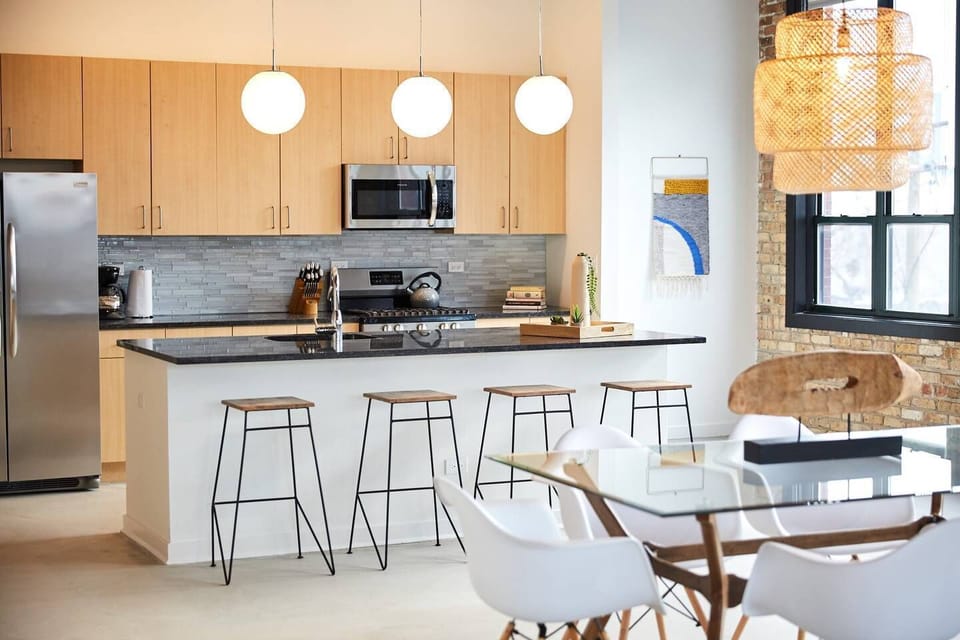 Gourmet kitchen #1 with gas range and granite countertops