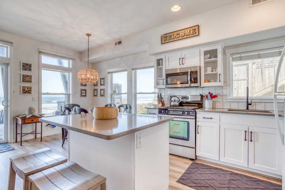 Kitchen Island with high chairs