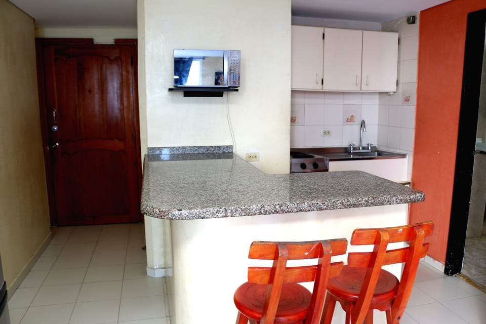 APARTAMENTO CON BALCN 1-16C