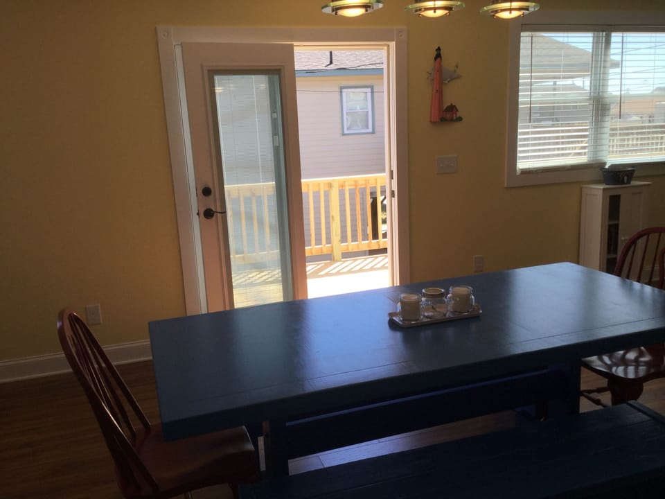 French door to side deck