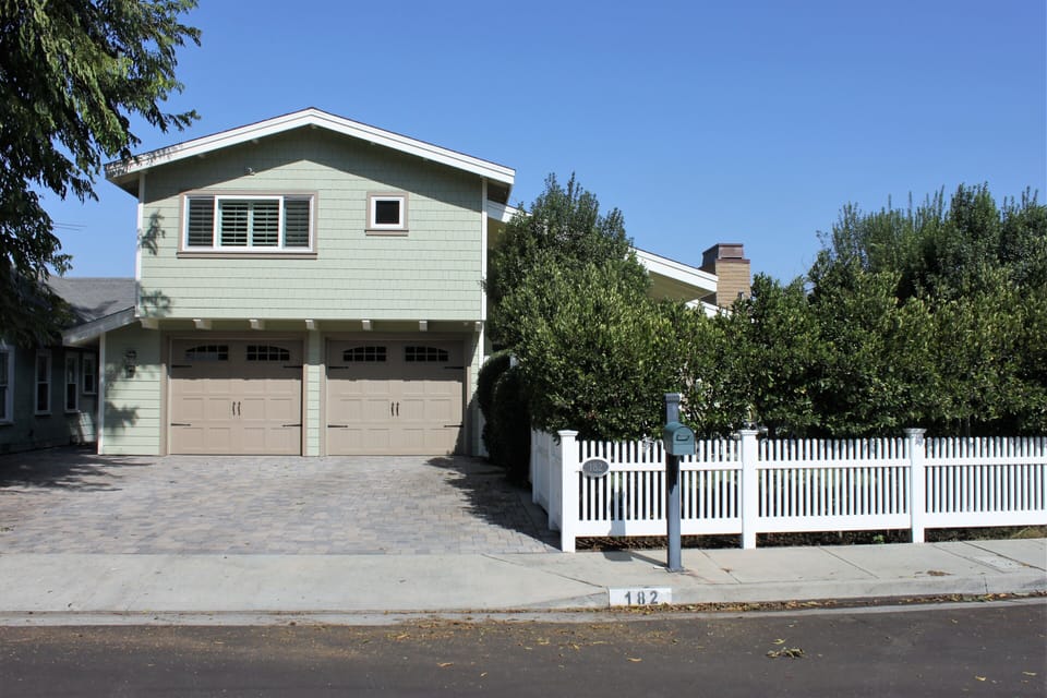 Front of house, plenty of parking, fully enclosed yard, private and peaceful