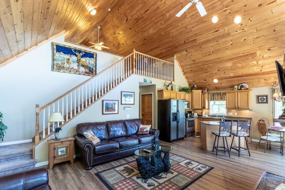 Living and Kitchen Area - Living and kitchen area