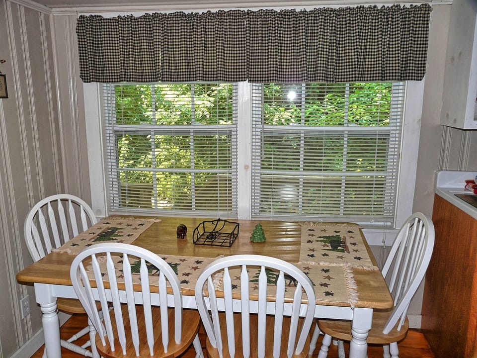 Dining Area - Dining room table