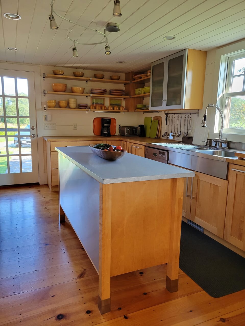  A  WORKING   KITCHEN