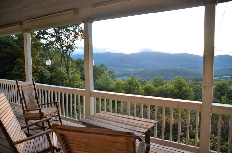 Beautiful 35+ mile views from Back Porch
