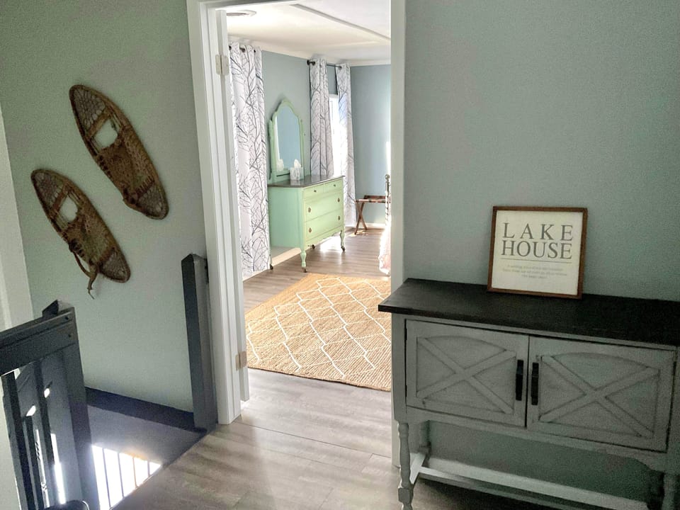 Upstairs hallway looking into Queen bedroom