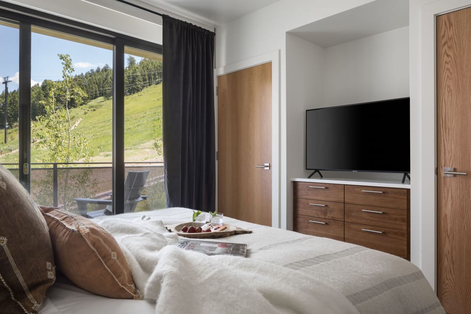 Primary suite