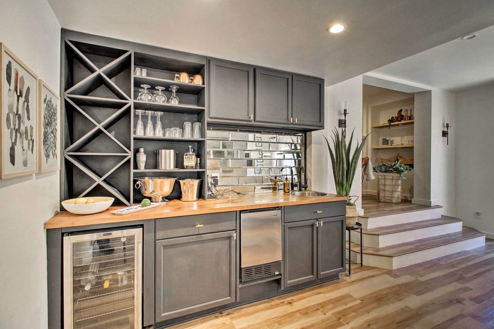 Wet Bar