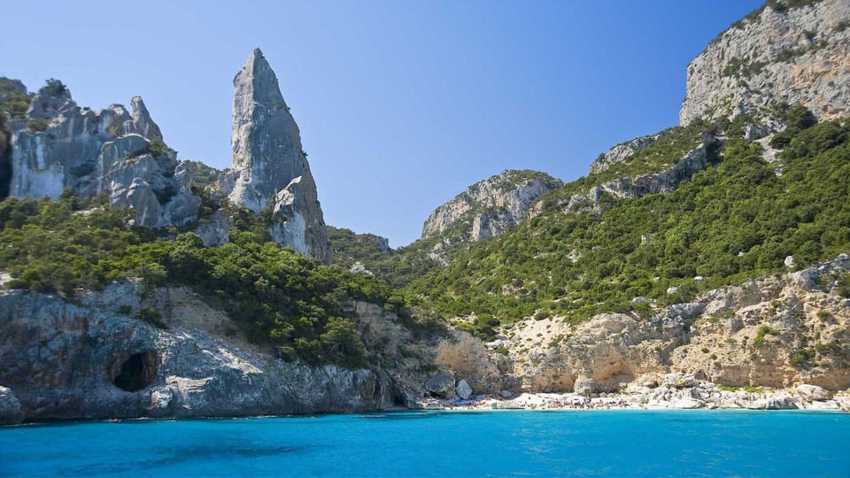 Sardinia-Cala Gonone: MAESTRALE APARTMENT WITH PARKING PLACE INSIDE THE YARD Apartment in Cala Gonone