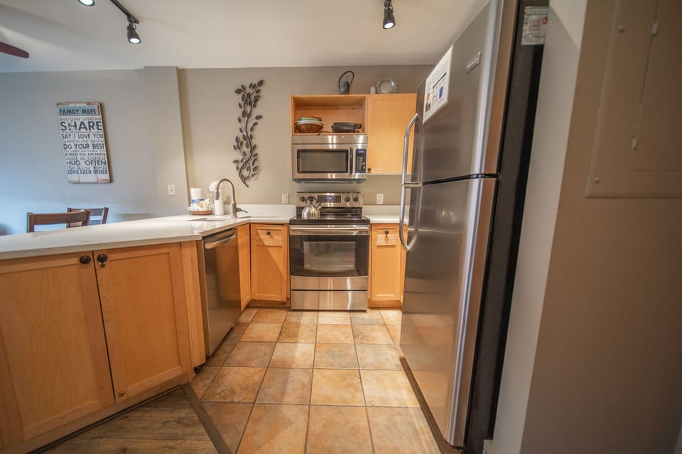 Bright, beautiful kitchen