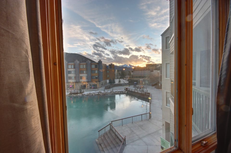 Sun setting over Keystone Lake! #winter