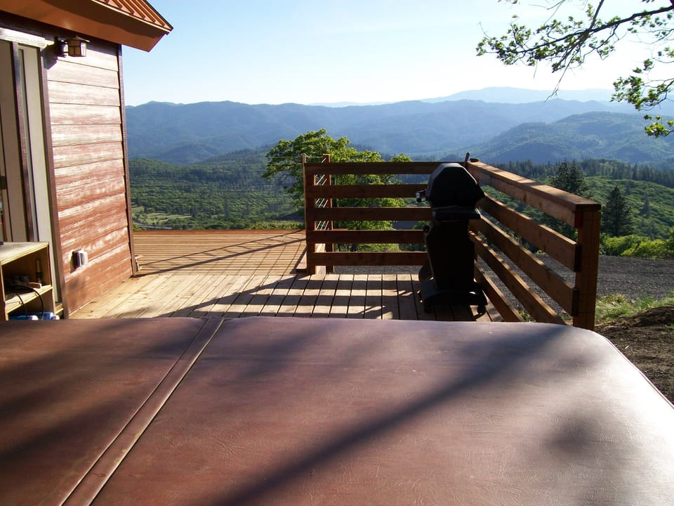 Propane Grill on 1000 sq. ft. Deck. No hot tub!