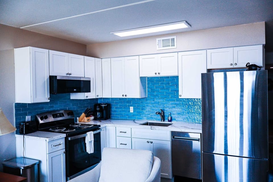 Indoors, Kitchen, Sink, Appliance, Microwave