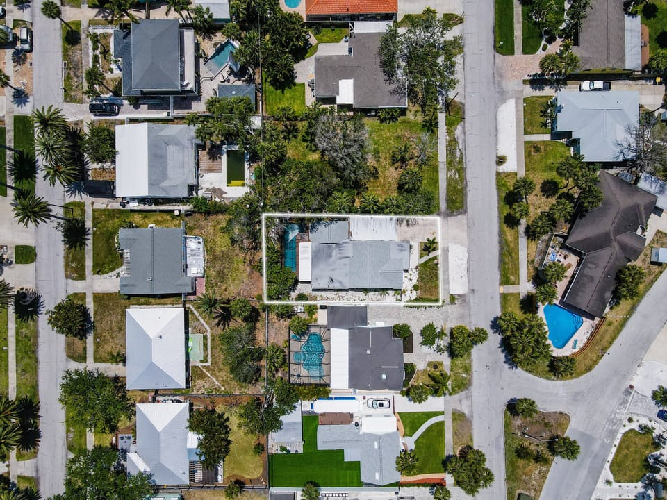 Book Coastal Breeze now and enjoy the comfort, convenience, and coastal vibes of Clearwater Beach – complete with pool, parking, pet‑friendly policy, and everything you need for an unforgettable stay!