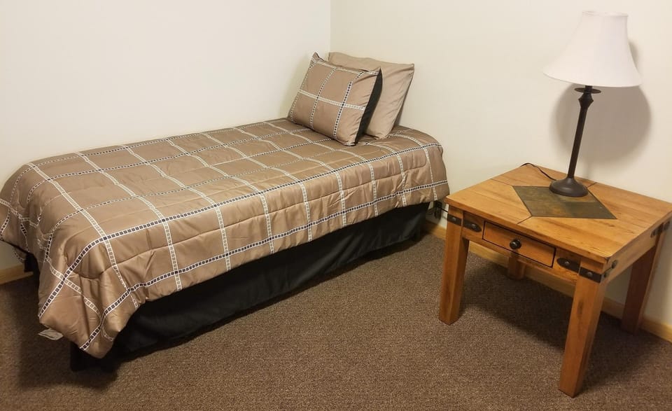 Twin bedroom