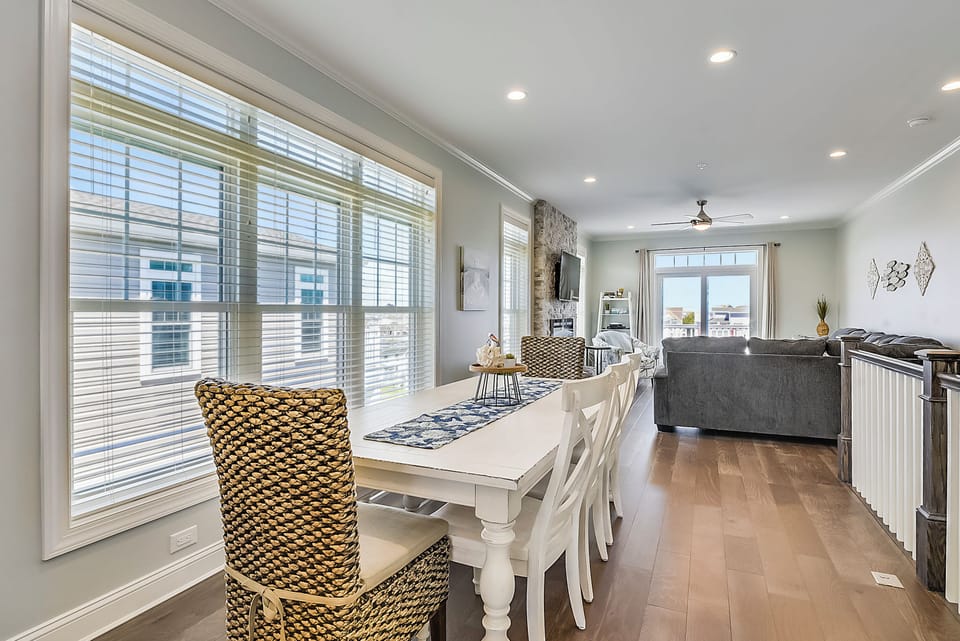 Main Level,Dining Area,