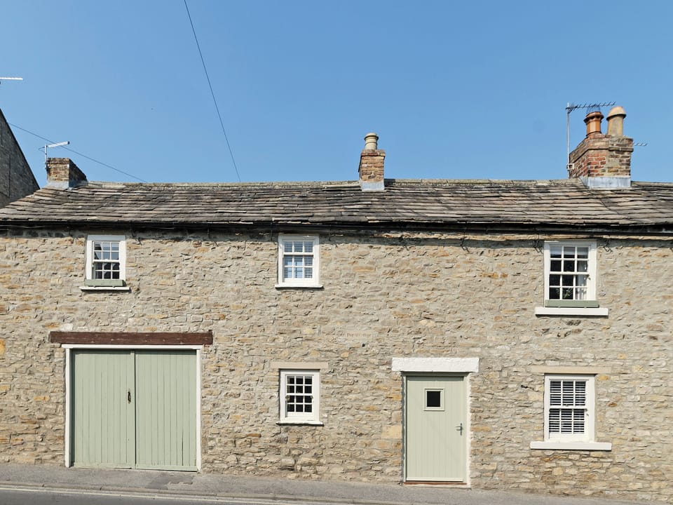 Pretty, semi-detached cottage | Pinfold Cottage, Richmond