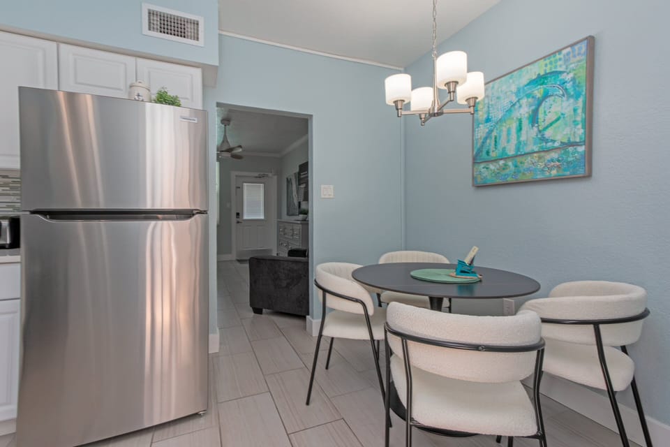 Dining area: Spacious and comfortably seats 4 guests.