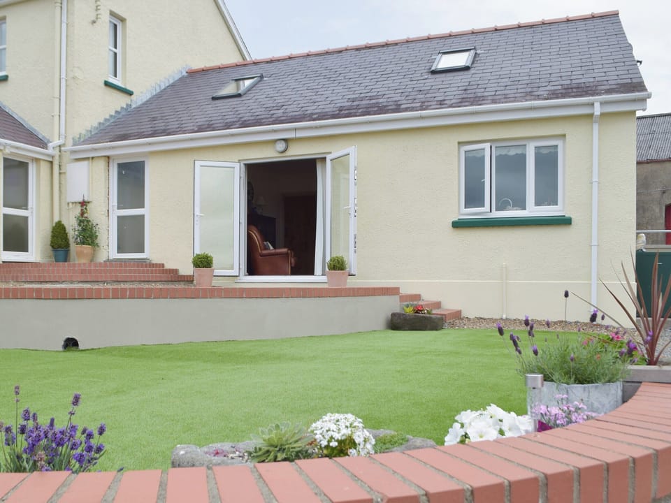 Lovingly restored former piggery | Piglets Cottage, Canaston Bridge, near Narberth