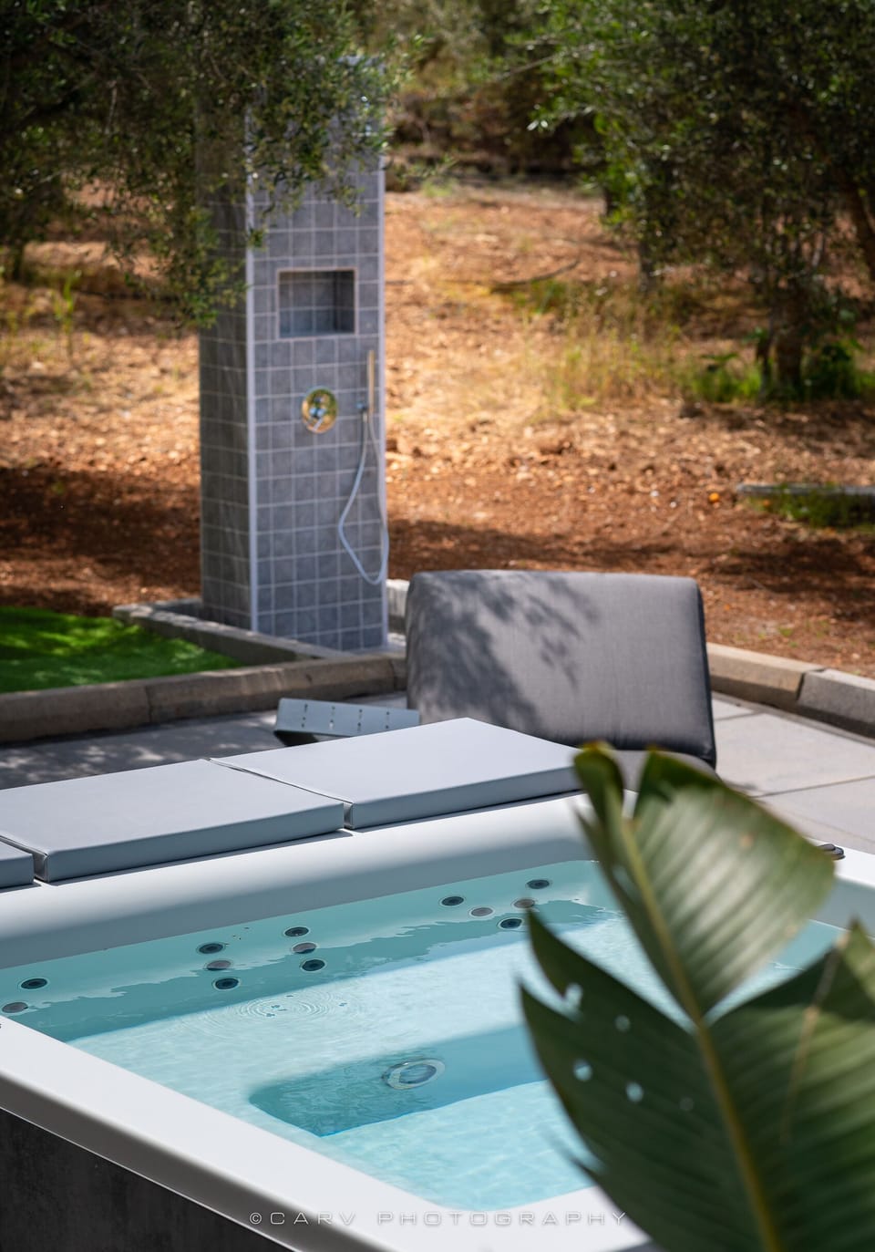 Outdoor spa tub