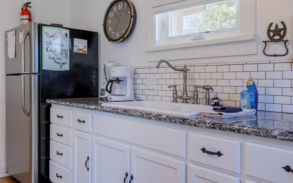 Prepare for the day with a cup of coffee, pack a picnic lunch for a day in Yellowstone or whip up a quick dinner in the well equipped kitchen