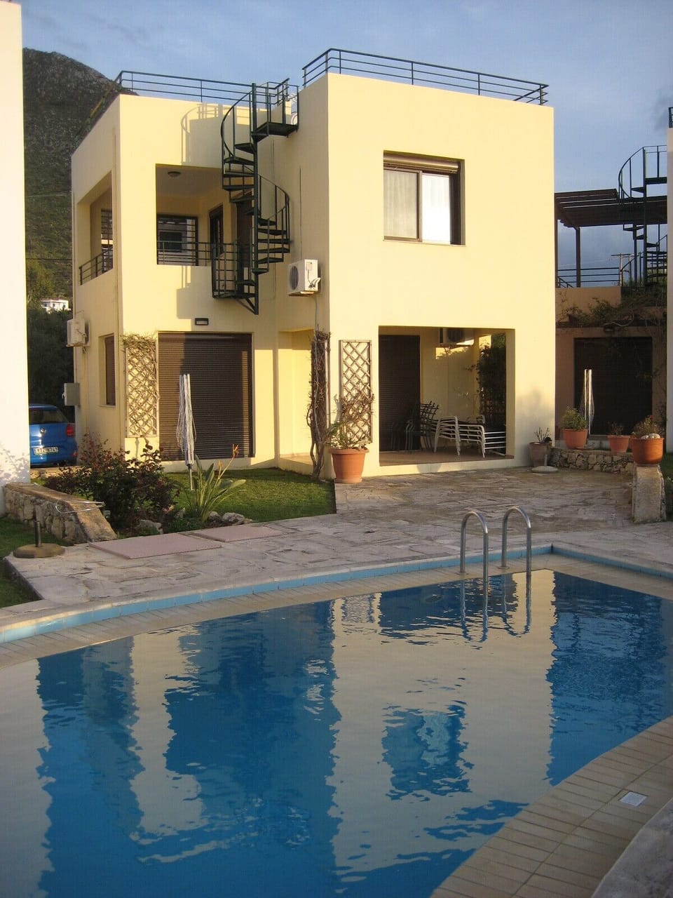 Villa rear private garden