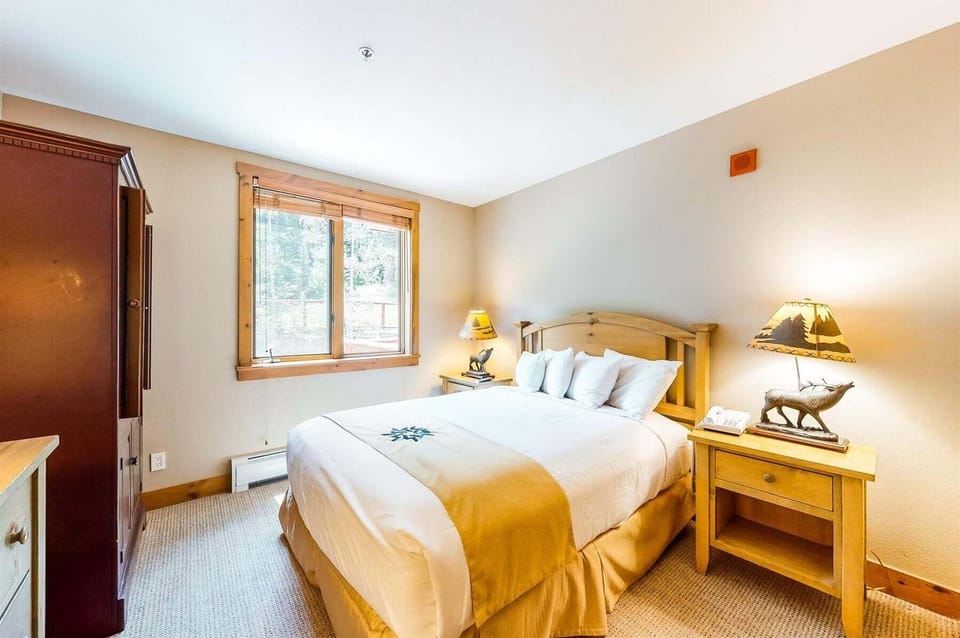 Bedroom 2 with a queen bed