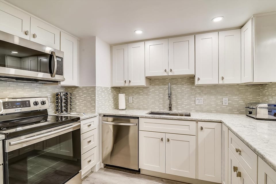 New stainless dishwasher & stove

