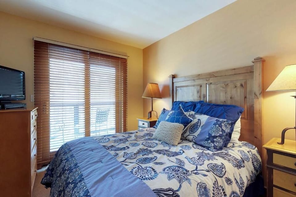 Bedroom 2 with full bed