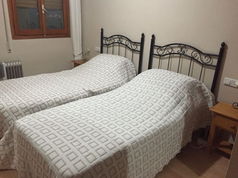 Twin Bedroom