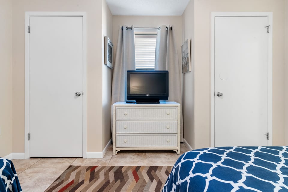 Guest Bedroom with a Full Size Bed and a Twin Size Bed