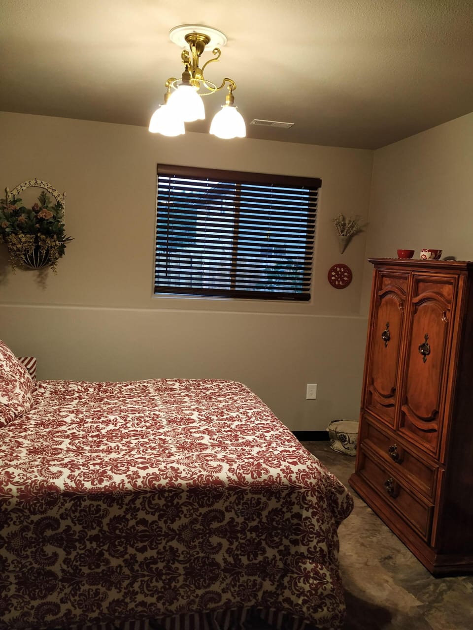 Downstairs Bedroom with queen bed