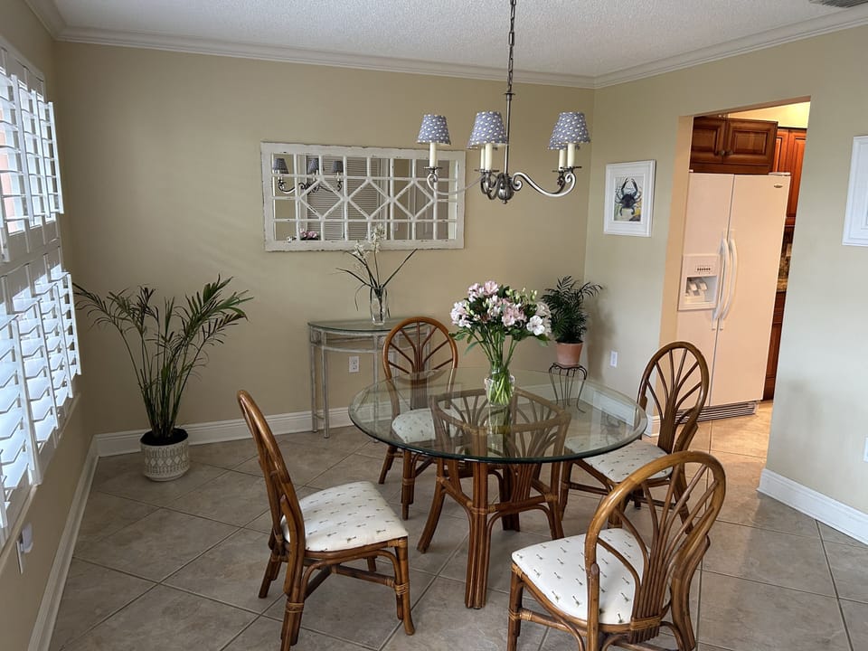 Light and bright Dining Room