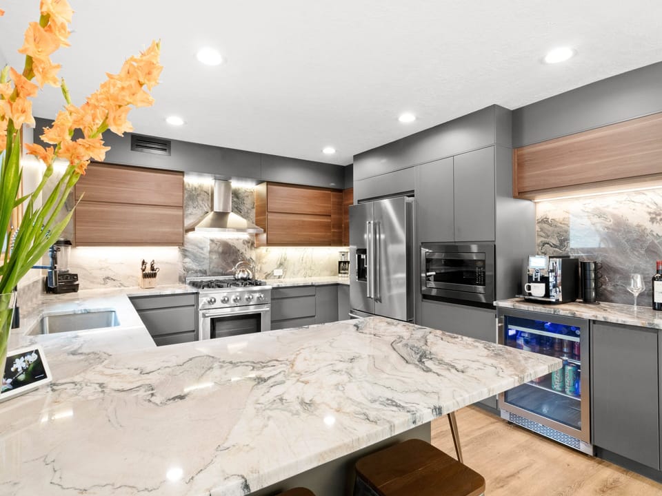 Kitchen (main level)