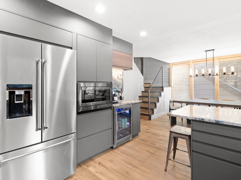 Kitchen (main level)