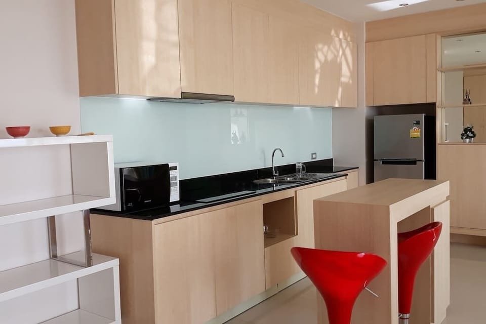 fully equipped kitchen