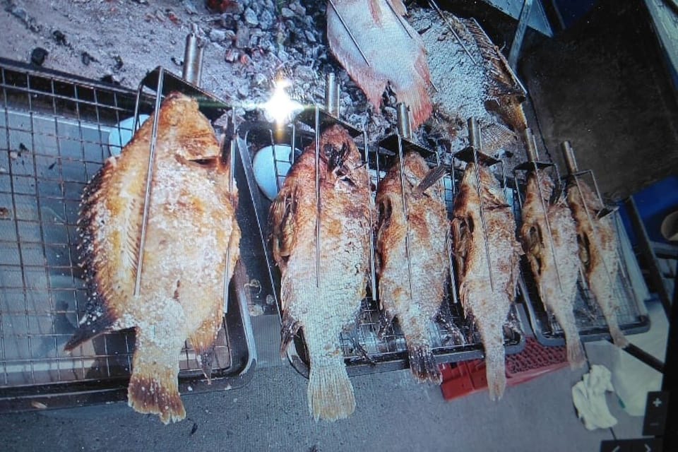 NIght Food market down the road past Hanuman statue junction