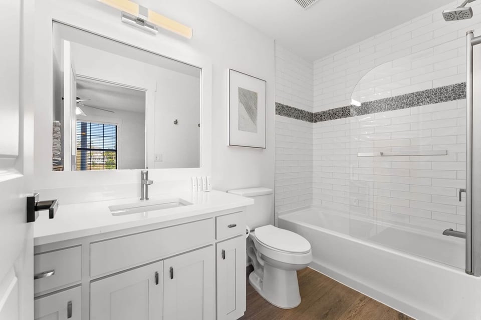 Bedroom 1: Ensuite Bath