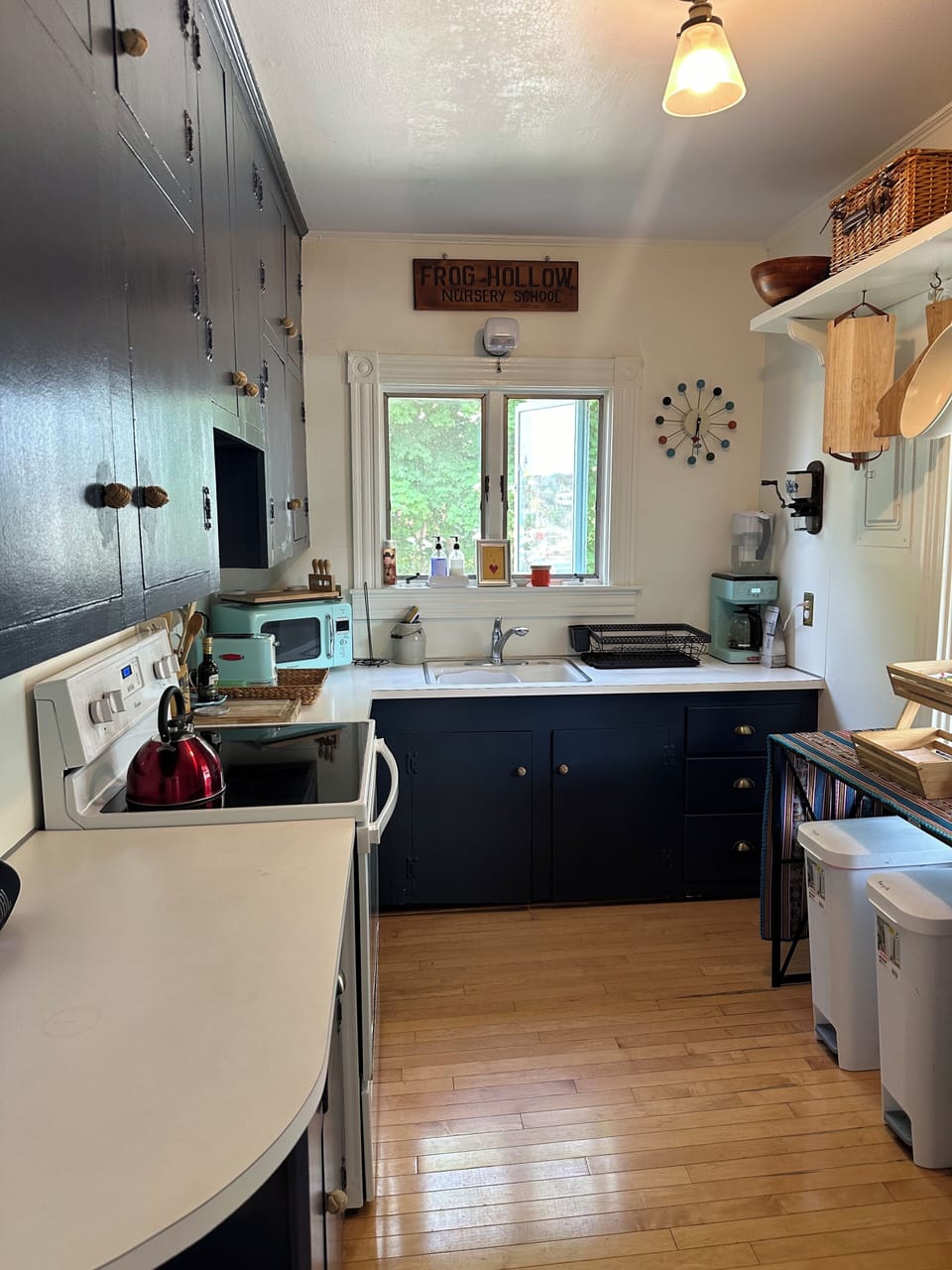Fully equipped kitchen and small pantry.