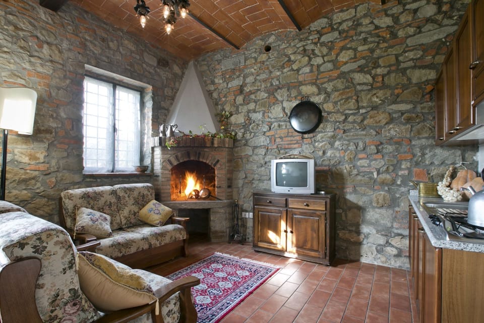 Wood, Lighting, Room, Brown, Interior Design, Property, Brick, Living Room, Wall, Floor