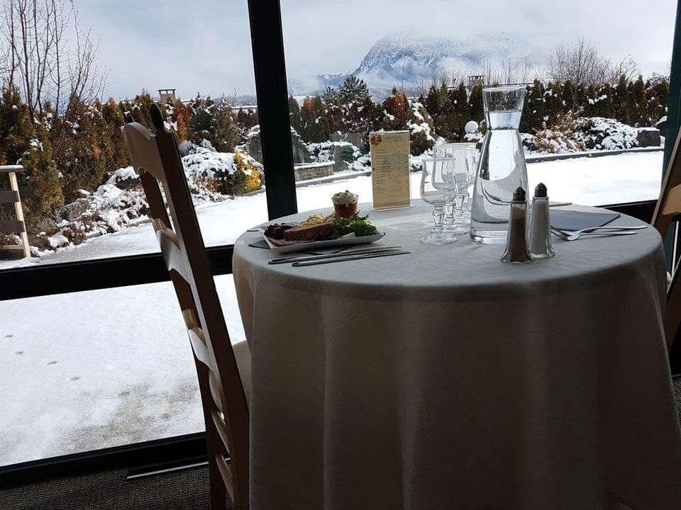 This is an ideal location during any season.